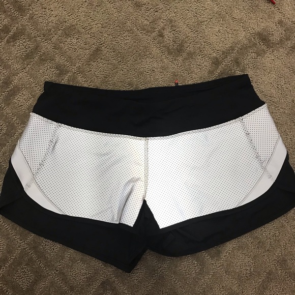 Lululemon Speed Short Reflective Silver / Black 6 - Picture 5 of 8